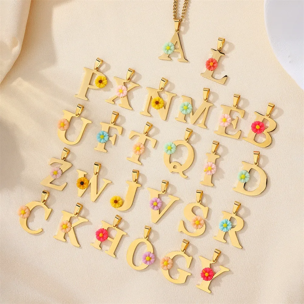 Personalized Daisy Initial Let - огляд і ціна Initial Letter Necklace 18K Gold
