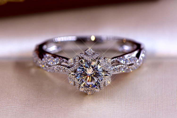 Hollow Flower Star S925 Sterli - огляд і ціна Moissanite Engagement Ring 1 Carat