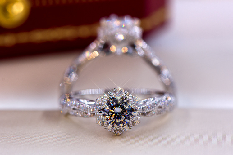Hollow Flower Star S925 Sterli - огляд і ціна Moissanite Engagement Ring 1 Carat