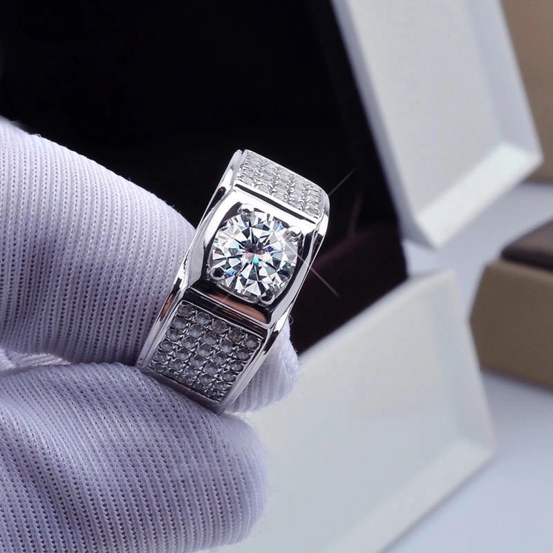New Four-claw Simulation Moiss - огляд і ціна Moissanite Engagement Ring 1 Carat