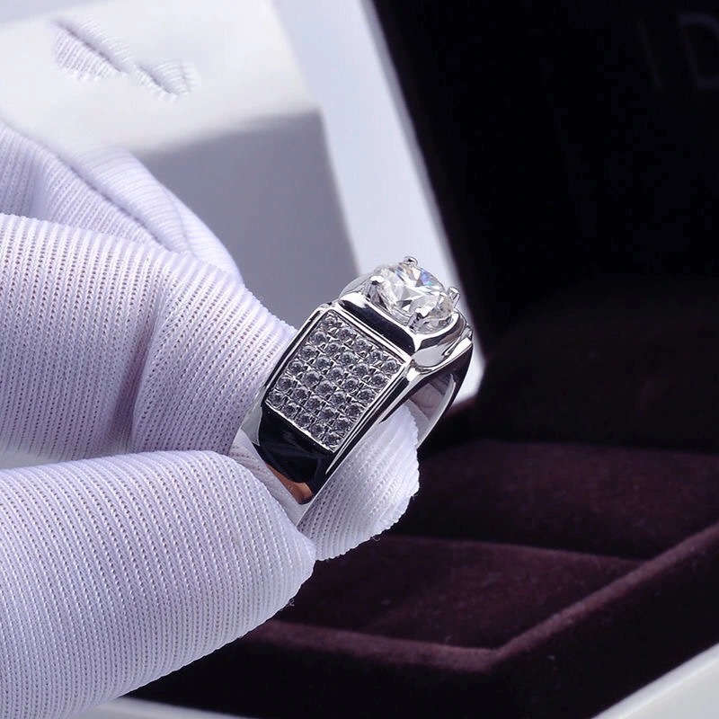 New Four-claw Simulation Moiss - огляд і ціна Moissanite Engagement Ring 1 Carat