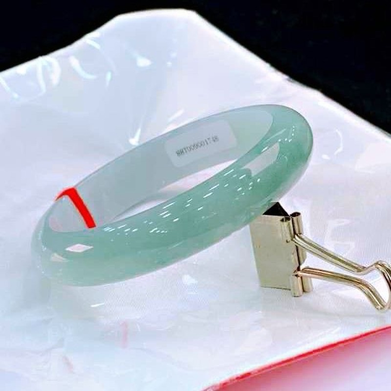 Myanmar , Natural Ice Jadeite  - огляд і ціна Bracelets