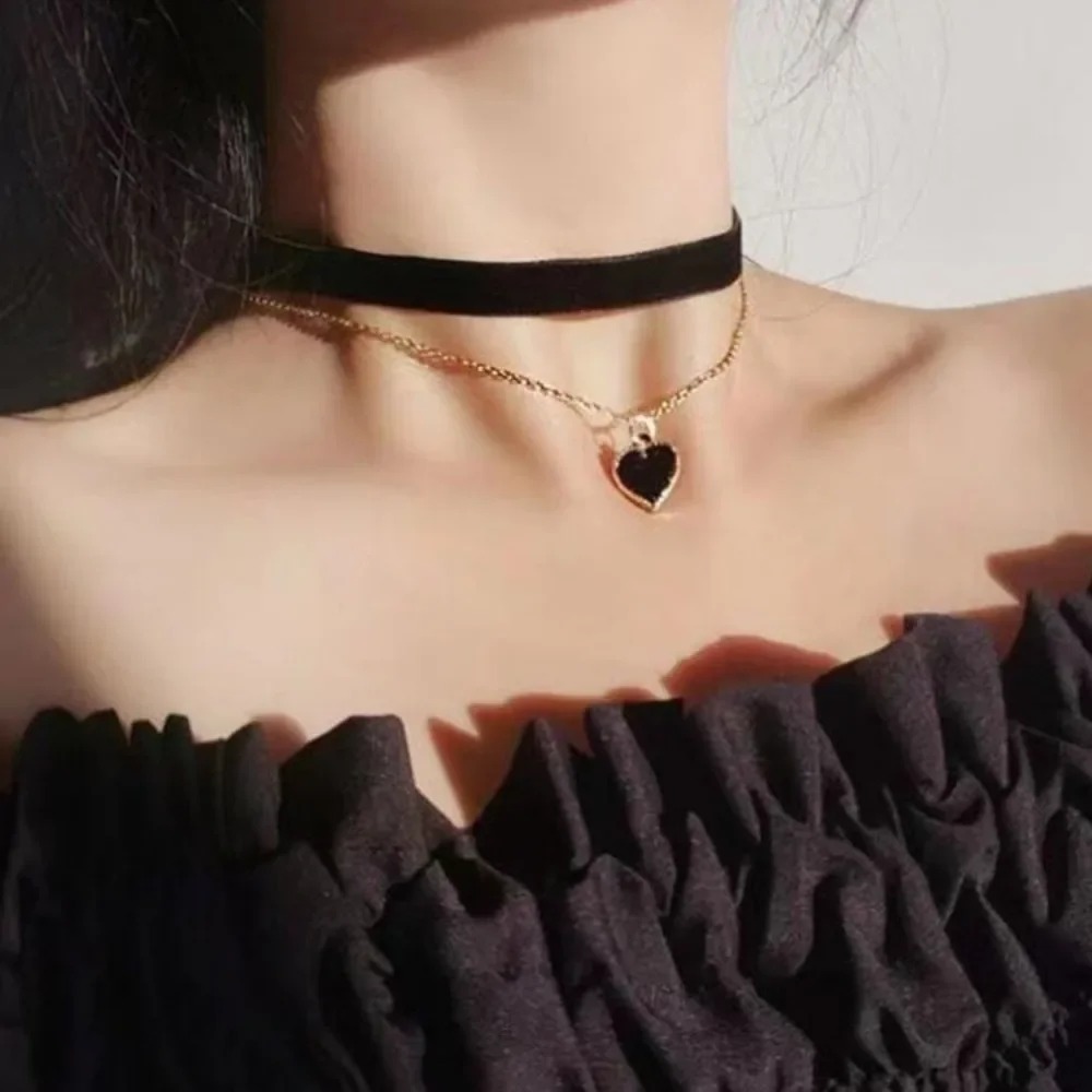 Multi Layer Black Peach Heart  - огляд і ціна Layered Pendant Necklace Aesthetic