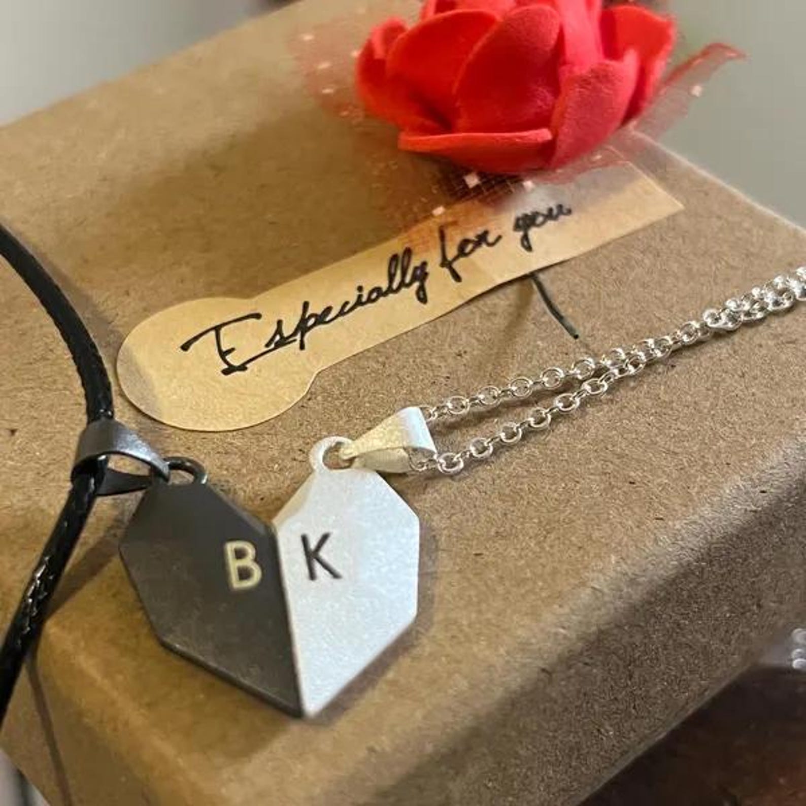 Custom couple magnetic heart n - огляд і ціна Magnetic Couple Matching Necklaces