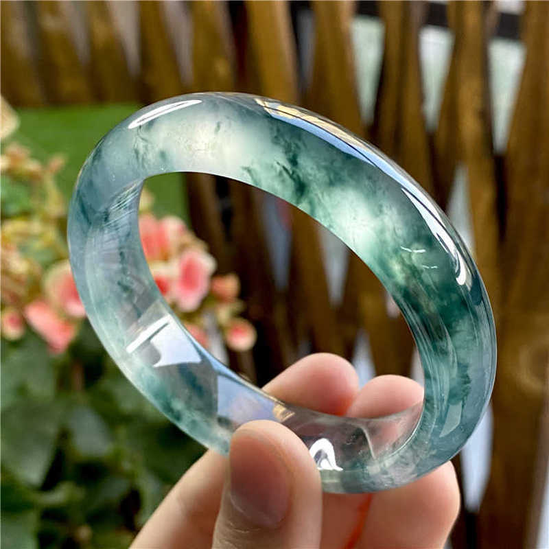 Ice-type jadeite with flower p - огляд і ціна Bracelets