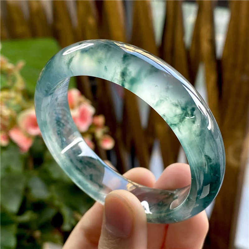 Ice-type jadeite with flower p - огляд і ціна Bracelets