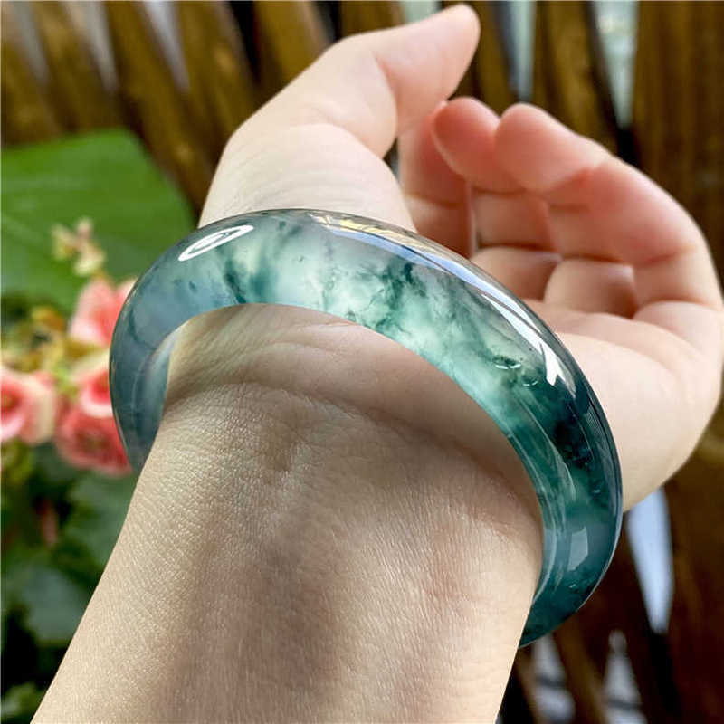 Ice-type jadeite with flower p - огляд і ціна Bracelets