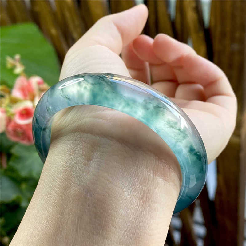 Ice-type jadeite with flower p - огляд і ціна Bracelets