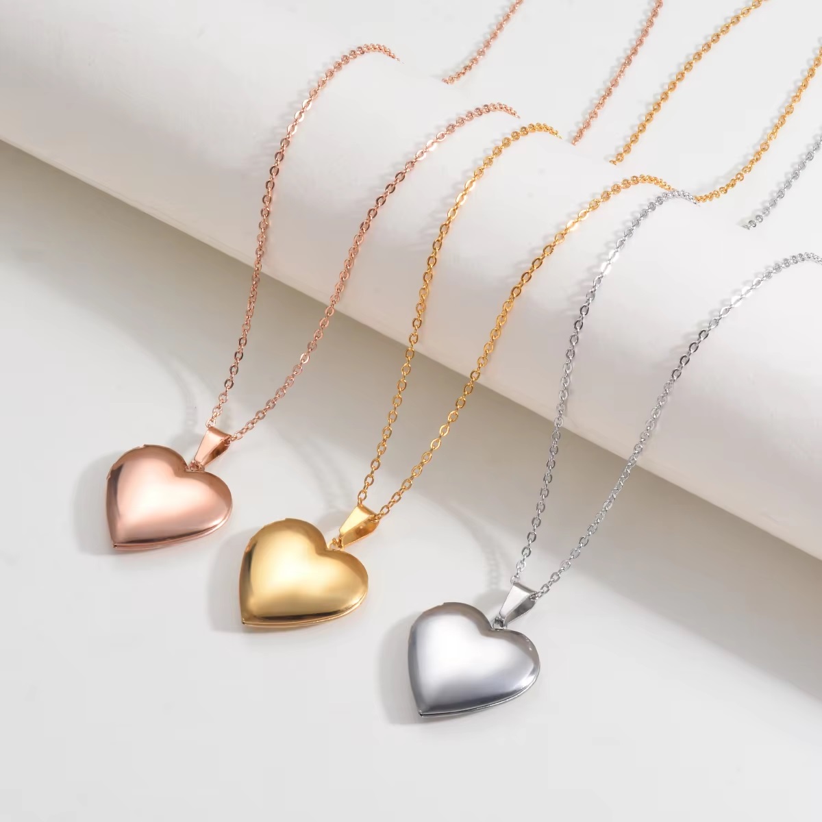 Custom Personalized Heart Birt - огляд і ціна Heart Locket Necklace Photo