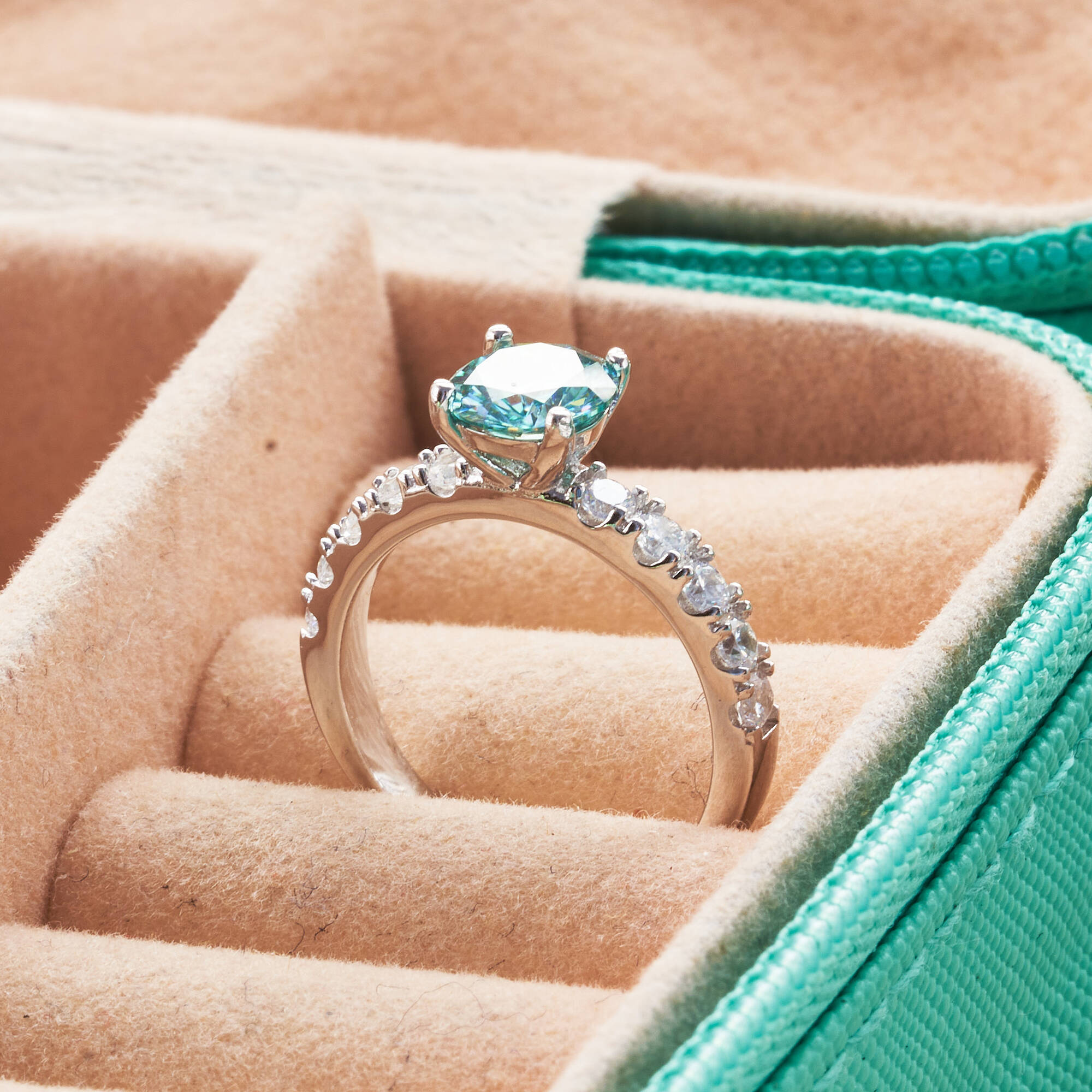 Classic 1 Carat Blue Color Moi - огляд і ціна Moissanite Engagement Ring 1 Carat